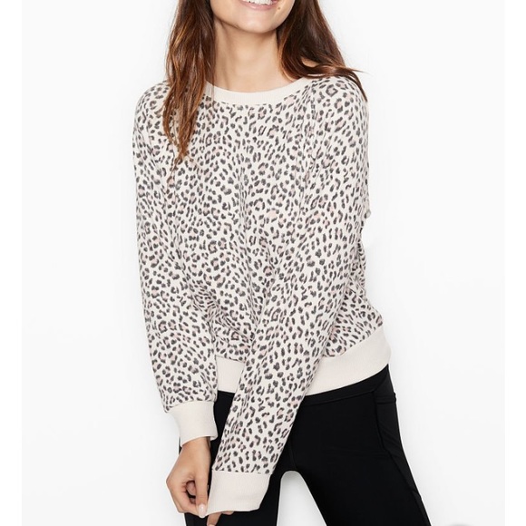 Victoria’s Secret SET Leopard Print Sweatshirt and Sweatpants Sz XXL - Picture 4 of 9